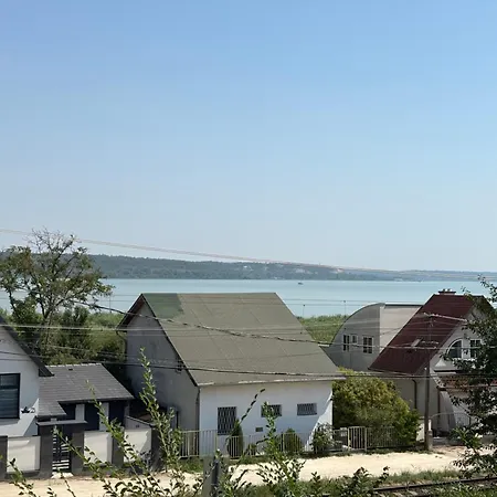 Somlyay's Summer House アパート