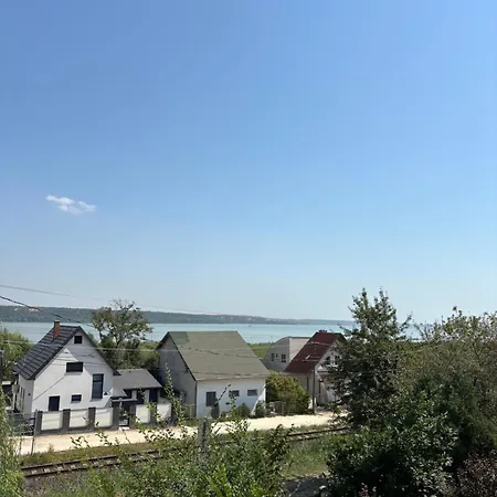 Somlyay's Summer House アパート *